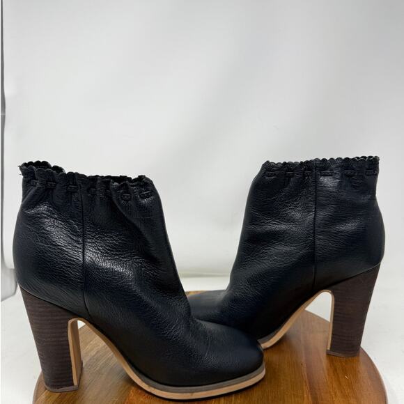 See by Chloe Boots Womens Leather Scalloped Accent Black Leather Size 8 US 39 EU - Picture 8 of 11